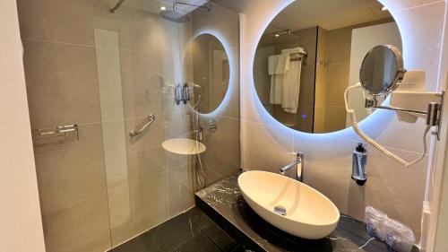 Un baño de Alfons Hotel