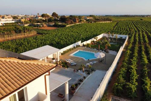 Πισίνα στο ή κοντά στο Villa Pomelia by Xenia Sicily Villas