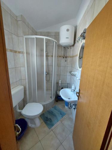 Kúpeľňa v ubytovaní Apartmani MaTi