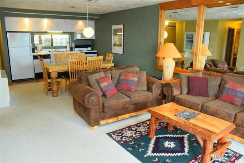 Posezení v ubytování Seven Springs Stoneridge 3 Bedroom Standard Condo, Mountain Views! condo