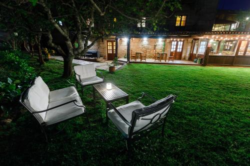 Taman di luar Rectoral de Fofe