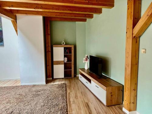 Wanderurlaub mit und ohne Hund!にあるテレビまたはエンターテインメントセンター