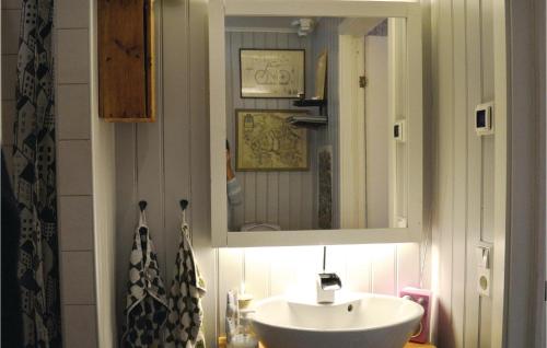 Koupelna v ubytování Stunning Home In Vegby With Kitchen