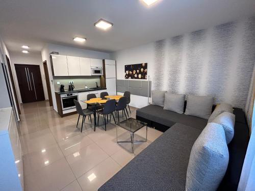 Amulett Wellness Apartman – Photos 2