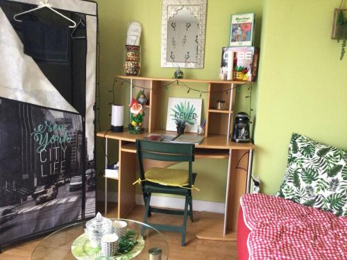 Ruang duduk di Bouray-sur-Juine-Home Enjoy the outskirt of Paris