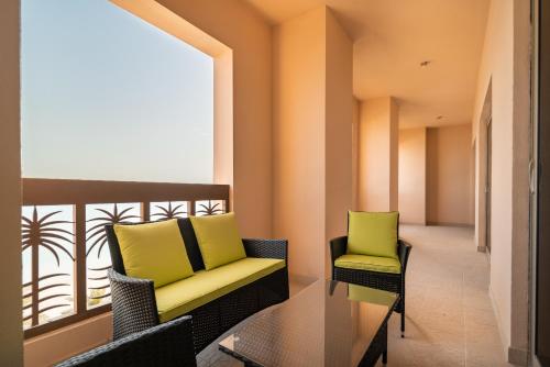 Χώρος καθιστικού στο Amazing BeachFront Apartments near Atlantis Waterpark by Simply Comfort Sarai Palm Jumeirah