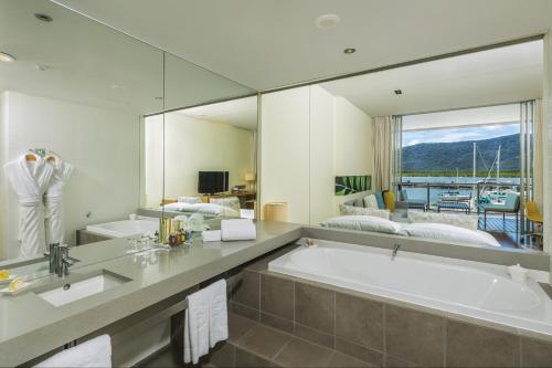 Vannituba majutusasutuses Shangri-La The Marina, Cairns