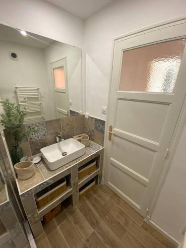 Kúpeľňa v ubytovaní Beau T3 proche base navale et écoles supérieures