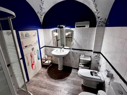 Koupelna v ubytování Destino Deluxe Plaza De Santiago - 2 hab