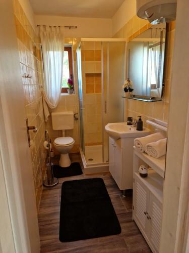 Apartments Poretti for 2,in Center Parking Free in the yard,6 min beach walk