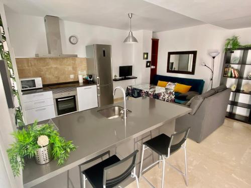 Entrenaranjos Calle Pérez de Castro