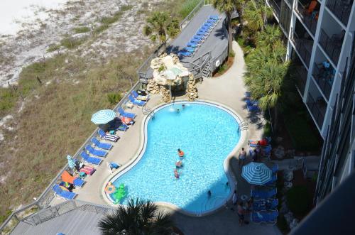 Gulf front condo photo 19