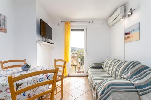 Apartments with parking space Baska, Krk - 13907
