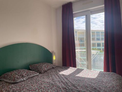 Posteľ alebo postele v izbe v ubytovaní Appartement 2 pièces avec piscine - 4 couchages, Juan les Pins - FR-1-252-190