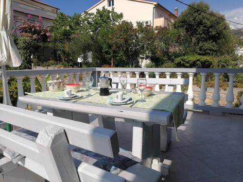 Apartments with parking space Palit, Rab - 14996