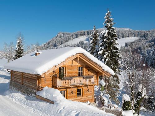 Chalet in St Martin with Sauna & Mountain Views