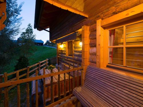 Μπαλκόνι ή βεράντα στο Chalet in St Martin with Sauna & Mountain Views