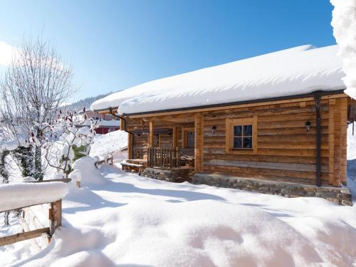 Το Chalet in St Martin with Sauna & Mountain Views τον χειμώνα