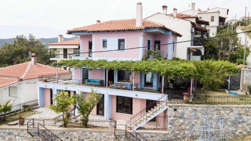 Gallery image of Zennova #1 Mount Athos & Sea View in Pyrgadikia