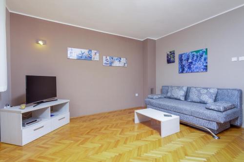 Apartments for families with children Banjole, Pula - 2258