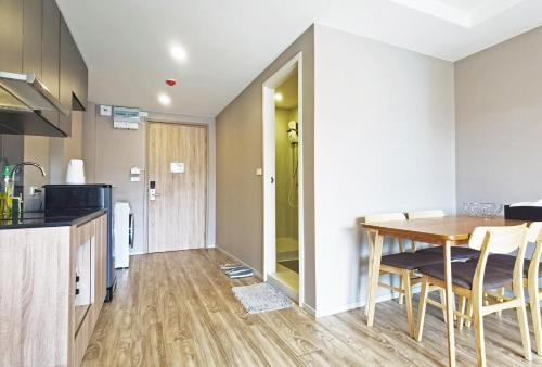 Dapur atau dapur kecil di Blossom Sathorn Hospitality （曼谷高端酒店公寓）