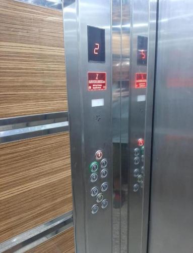 a close up of a elevator in an airport at TPC 9 in Žarkovo