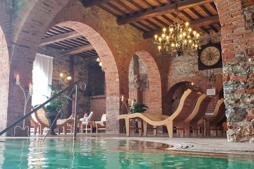 Hồ bơi trong/gần Casa al mare con giardino "Garden House", 2 km spiaggia golfo di Baratti & parco archeologico