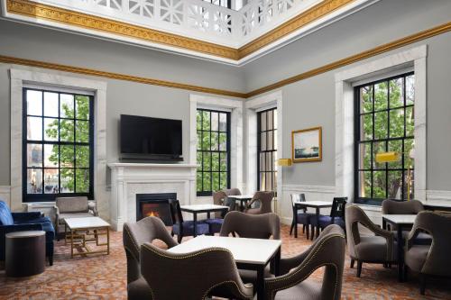 Marriott Vacation Club® at Custom House, Boston   Image