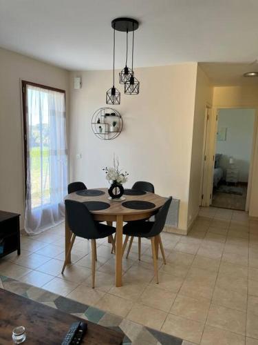 Photo de la galerie de l'établissement La Boetienne Appartement jardin à Sarlat, à Sarlat-la-Canéda