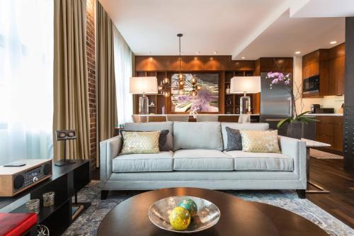 JW Marriott Houston Downtown Image