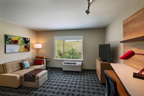TownePlace Suites San Antonio Northwest at The RIM Image