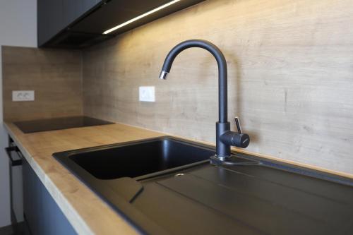 Apartments Terra Sun with Private Pool or Jacuzziにあるキッチンまたは簡易キッチン