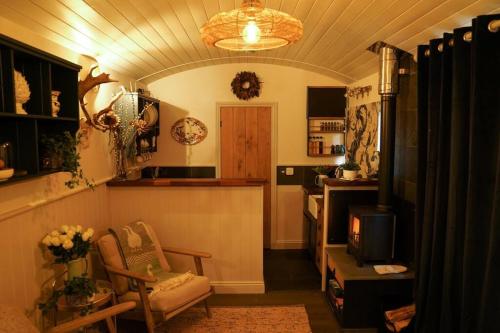 Shepherds Hut in countryside near Bath and Bristol photo 25
