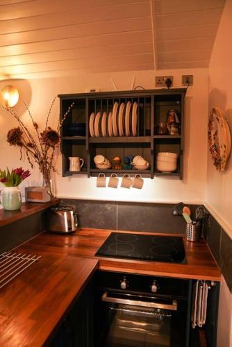 Shepherds Hut in countryside near Bath and Bristol photo 26
