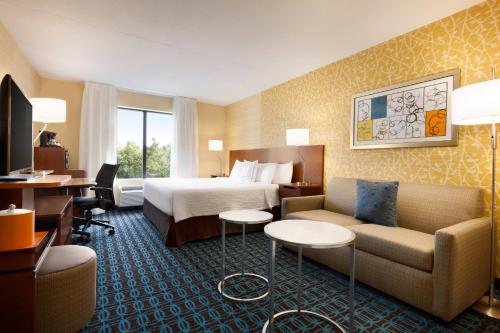 a hotel room with a bed and a desk at Fairfield Inn Philadelphia Valley Forge/King of Prussia in King of Prussia