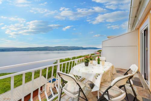 Panoramare Komplex Vesna by 22Estates