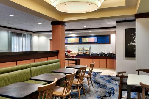 Χώρος καθιστικού στο Fairfield Inn & Suites by Marriott Tallahassee Central