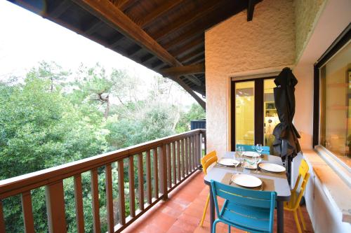 Bourret - Bel appartement avec grande terrasse - rénové avec goût proche centre ville, lac et plages d'HOSSEGOR