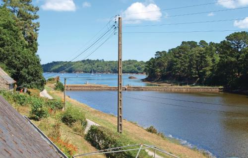 Photo de la galerie de l'établissement Gorgeous Home In Lezardrieux With Wifi, à Lézardrieux