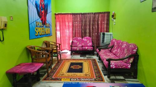 Posezení v ubytování Homestay Pak Do Dalam Bandar Rompin