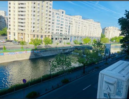 Vista de un río cerca de este apartamento
