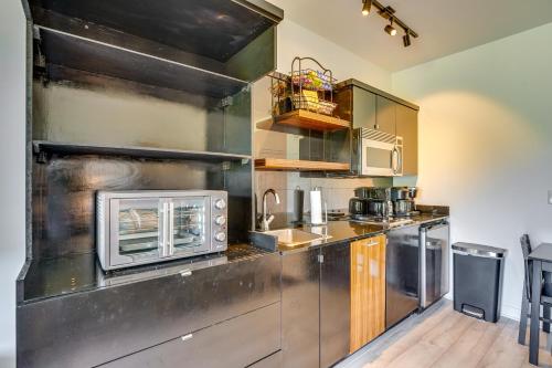 Henderson Vacation Rental with Balcony and Pool Access