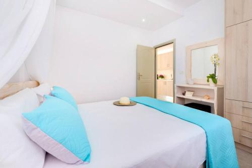 Luxury Vacation Villa Irene with private juccuzi