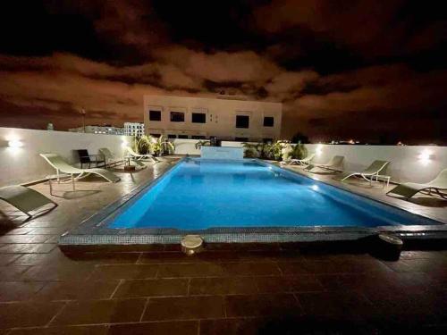 Bright and cozy 1 Bedroom apt with rooftop pool