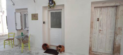 Foto dalla galleria di Ξενώνας "Alexandra's Coffee House" a Volímai