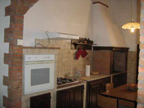 Una cocina o zona de cocina en Casa Vacanze Sasso Pisano