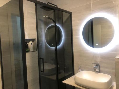 Koupelna v ubytování Royal Mile Famous Canongate Flat