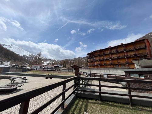 Vue générale sur la montagne ou vue sur la montagne depuis l'appartement