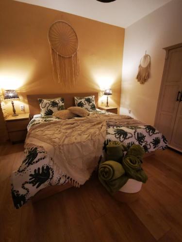 Una cama o camas en una habitación de Guest House Relić