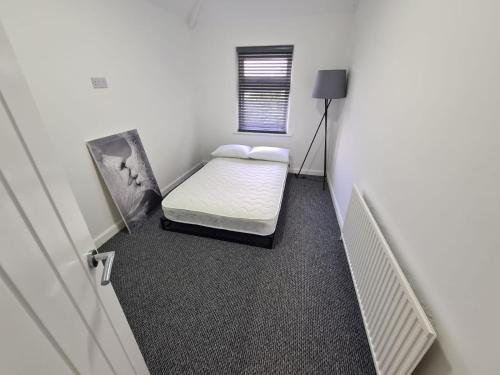 Gallery image of Emergency - Bedrooms Only in Birkenhead